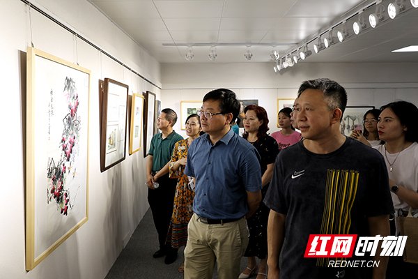 【紅網(wǎng)】“藝心向黨，逐夢向上” 衡陽幼高專舉辦美術(shù)作品展