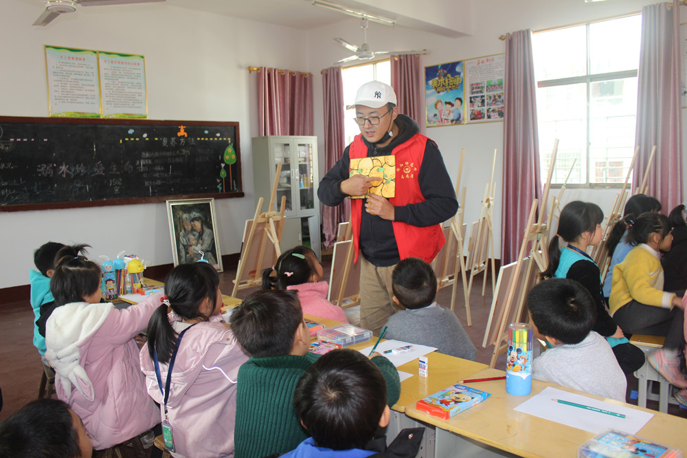 衡陽幼高專附屬藝術中專開展結(jié)對幫扶支教活動