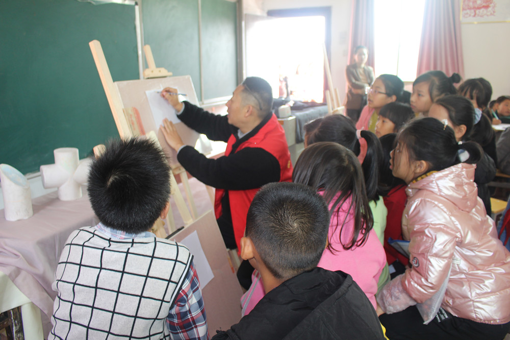 衡陽幼高專附屬藝術中專開展結(jié)對幫扶支教活動