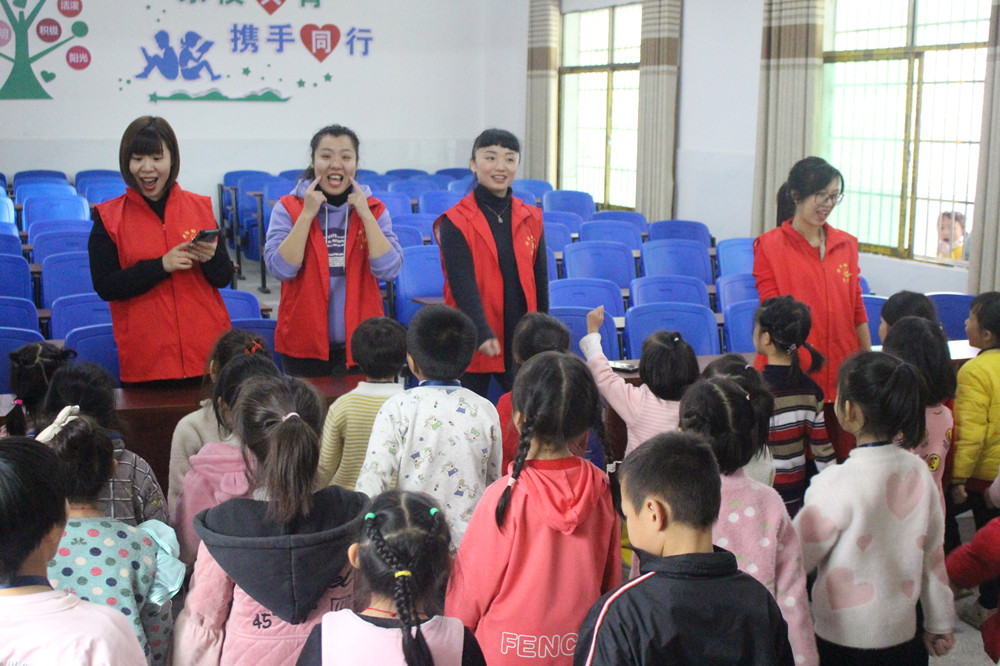衡陽幼高專附屬藝術中專開展結(jié)對幫扶支教活動