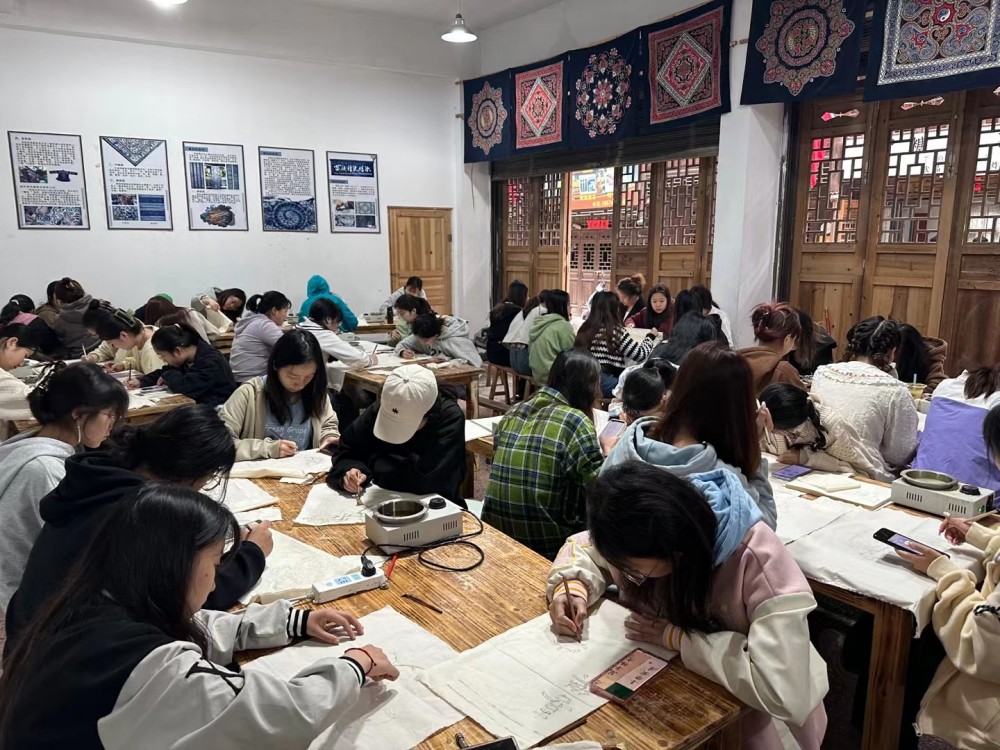 寫意湘西，紅色記憶丨2023年藝術(shù)系湘西寫生采風(fēng)側(cè)記