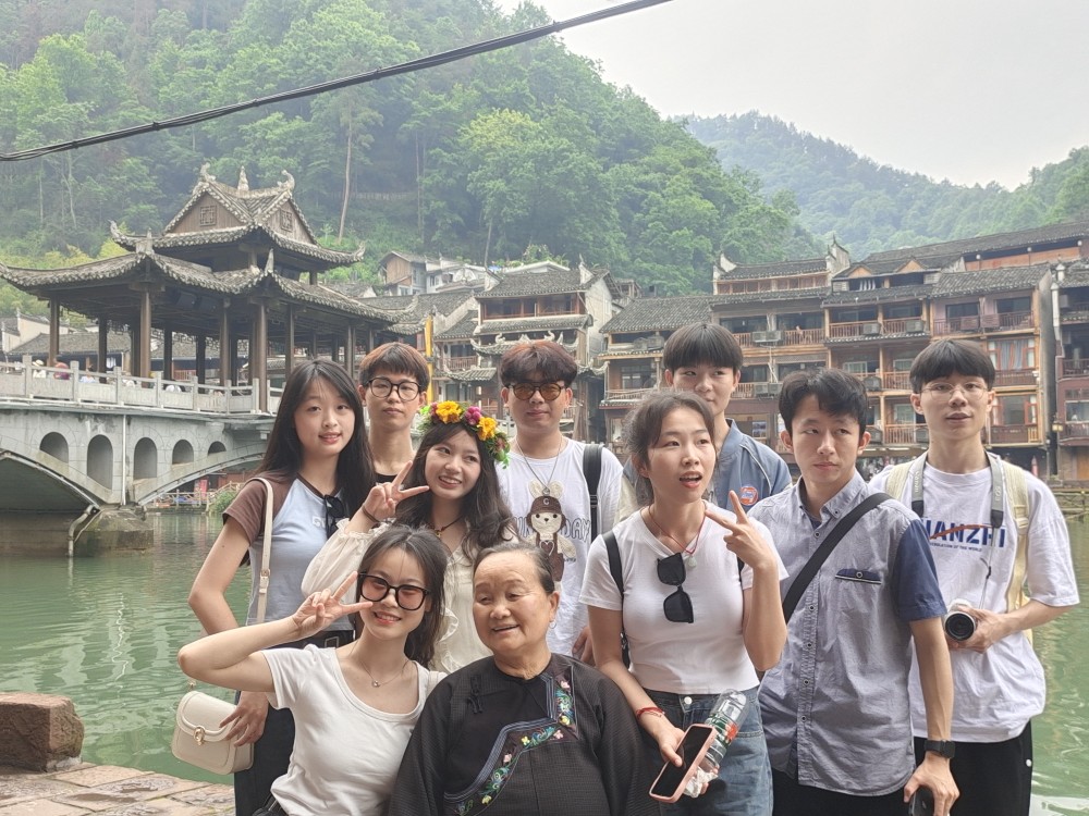 我校藝術(shù)系組織師生赴湘西開展民間音樂采風(fēng)教學(xué)活動